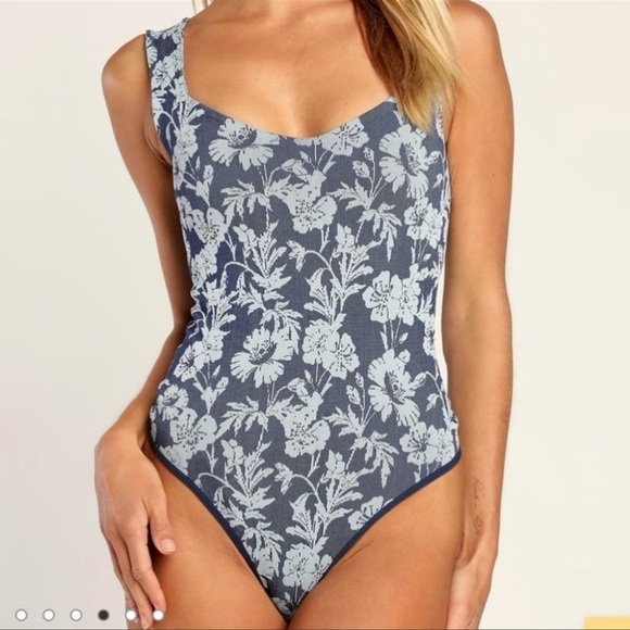 FREE people printed clean lines blue floral print sleeveless bodysuit size M/L - Picture 2 of 15